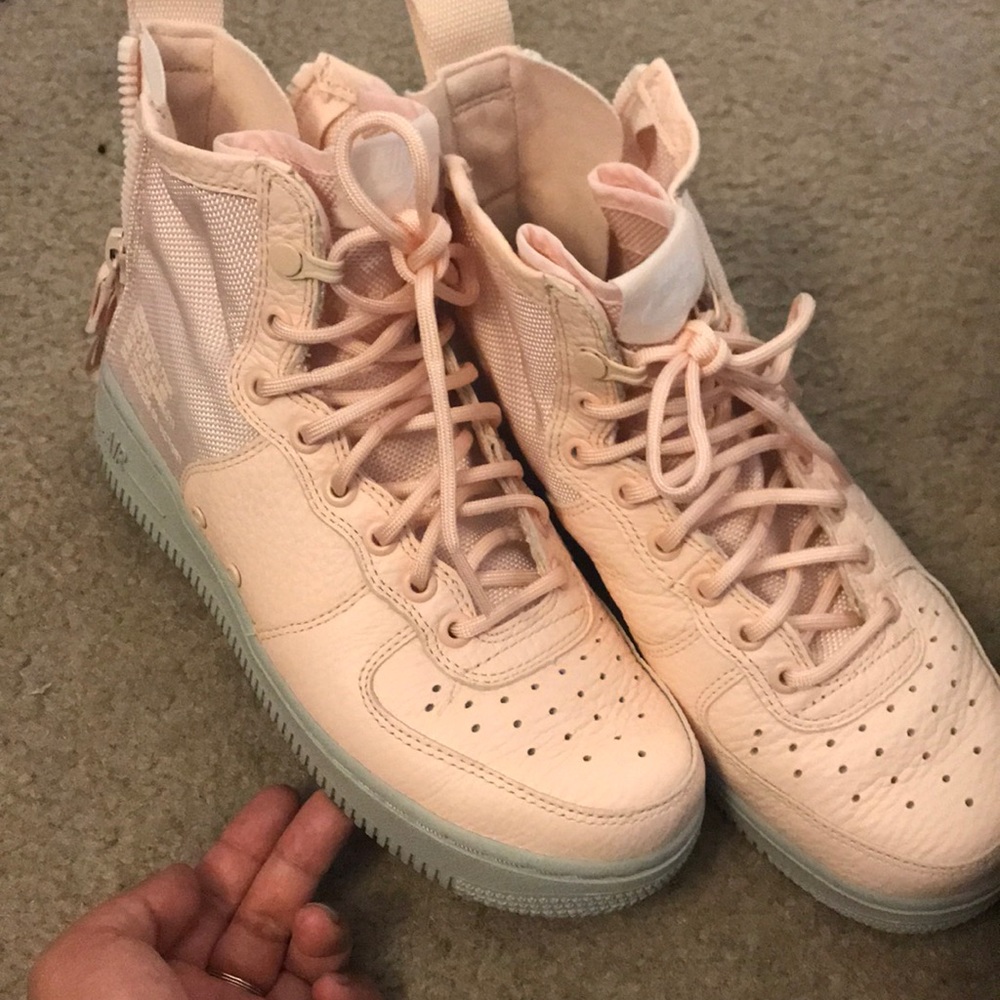 Pink utility air forces Women’s Sz 6
